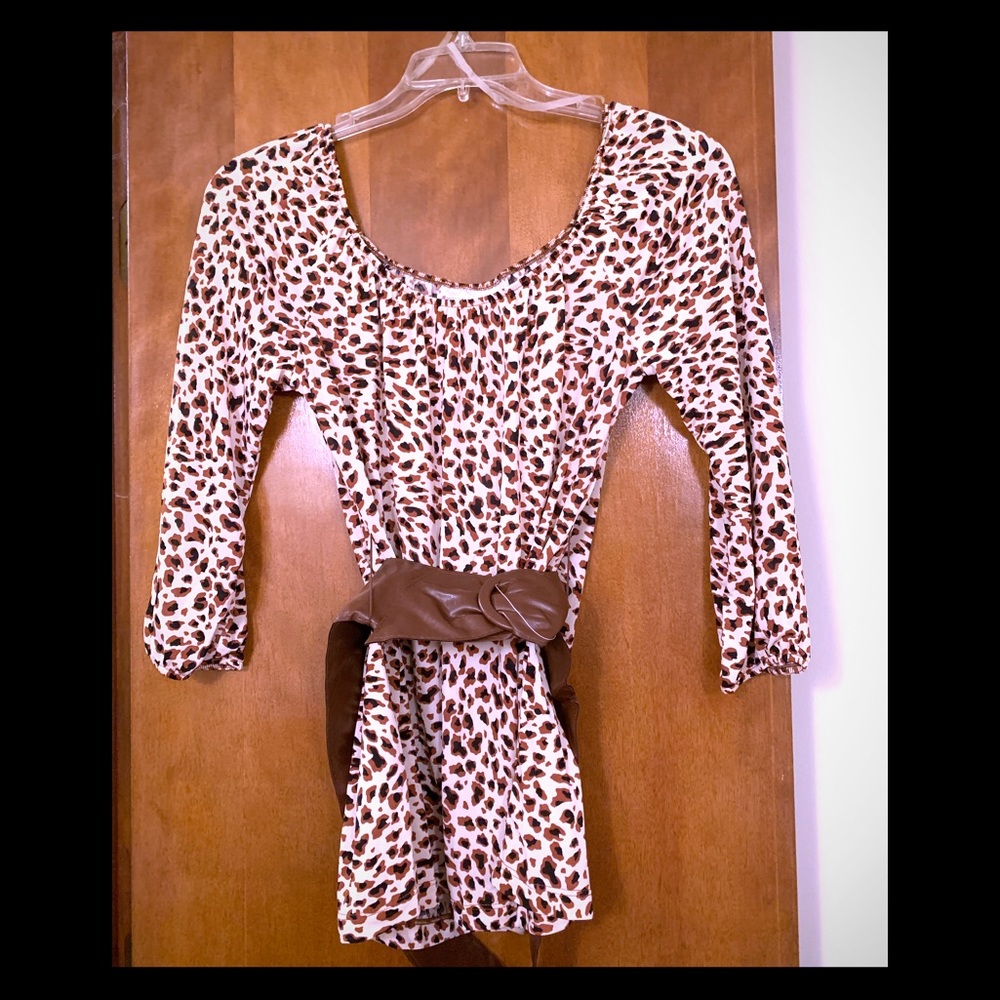 Leopard 🐆 Printed Top with Coordinating Belt XL